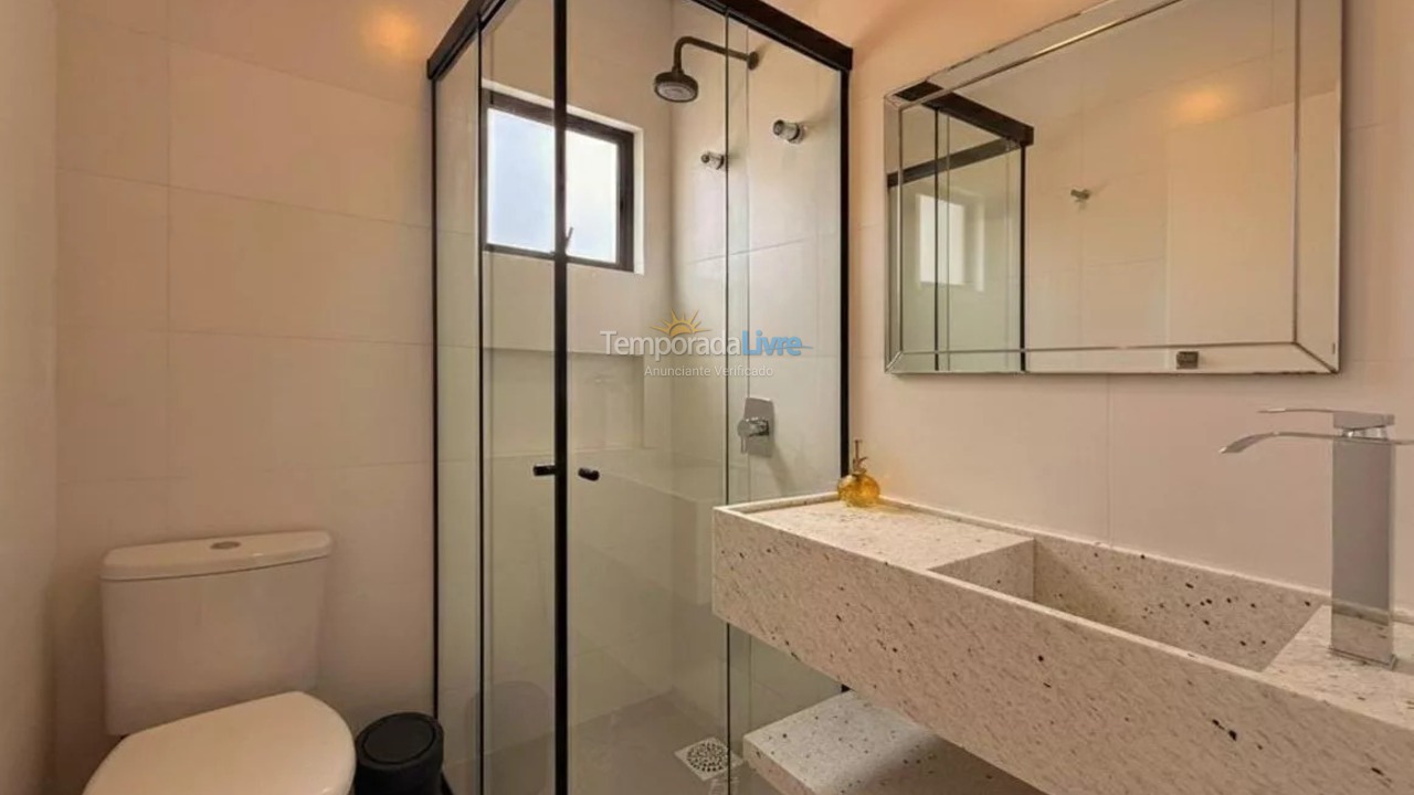 Apartamento para aluguel de temporada em Bombinhas (Praia de Canto Grande Mar de Fora)