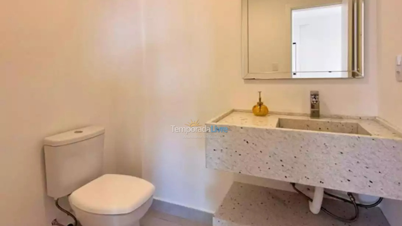 Apartamento para aluguel de temporada em Bombinhas (Praia de Canto Grande Mar de Fora)