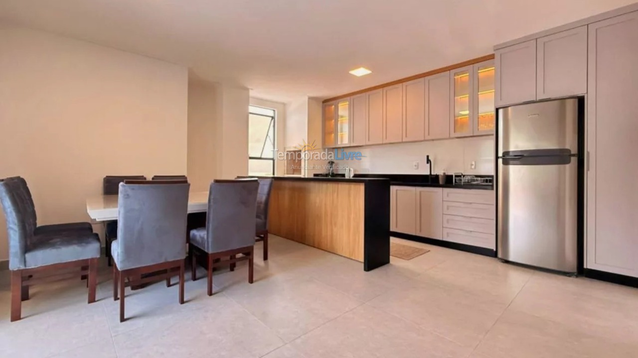 Apartamento para aluguel de temporada em Bombinhas (Praia de Canto Grande Mar de Fora)
