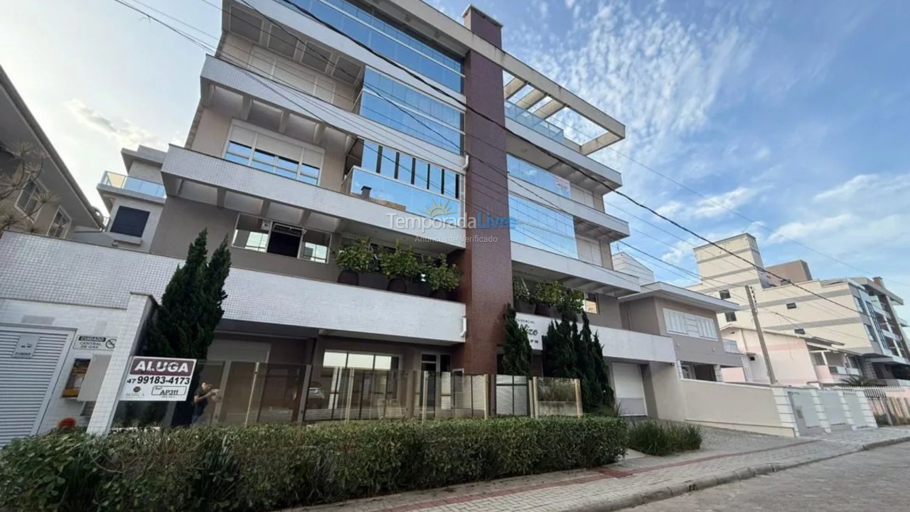 Apartamento para aluguel de temporada em Bombinhas (Praia de Canto Grande Mar de Fora)