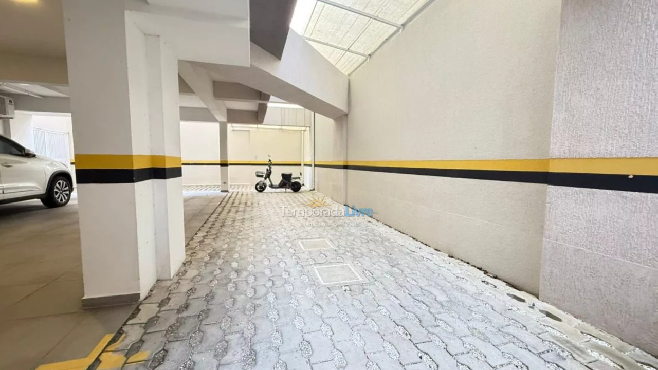 Apartamento para aluguel de temporada em Bombinhas (Praia de Canto Grande Mar de Fora)