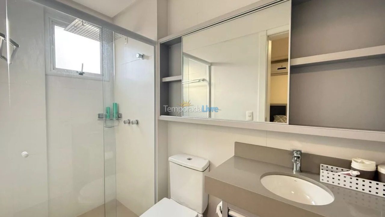 Apartamento para aluguel de temporada em Bombinhas (Praia de Canto Grande Mar de Fora)