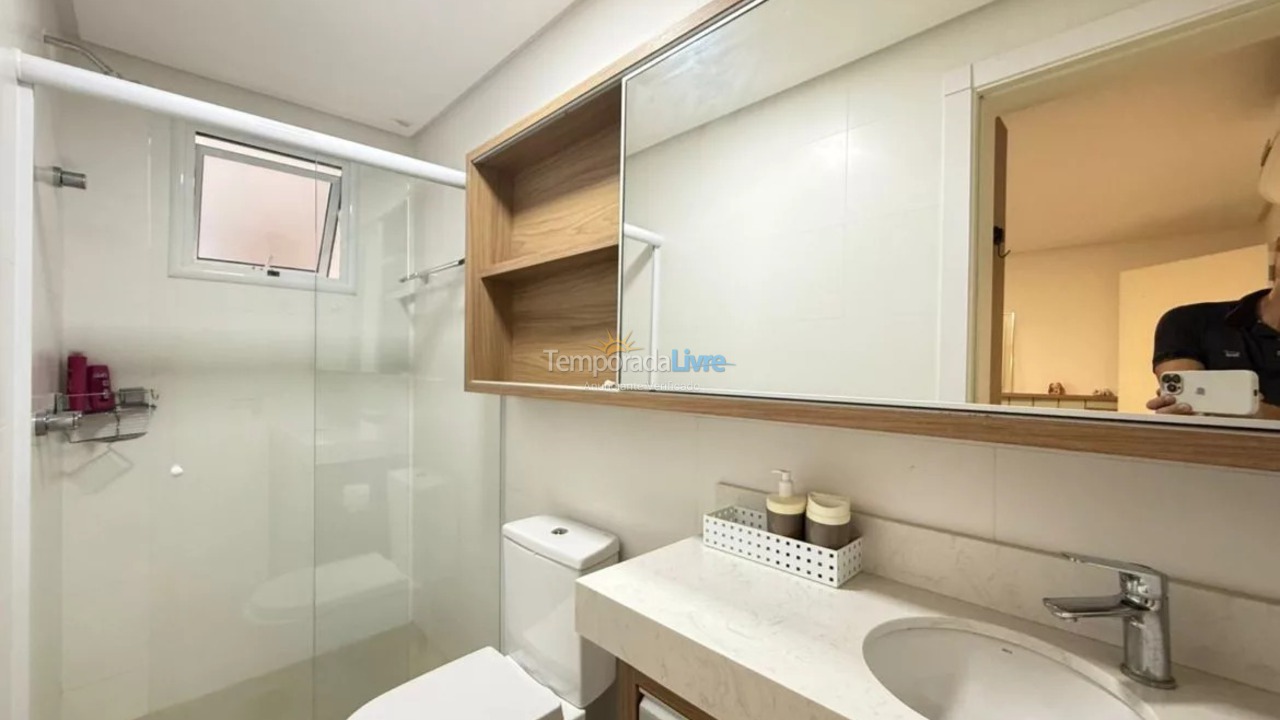 Apartamento para aluguel de temporada em Bombinhas (Praia de Canto Grande Mar de Fora)