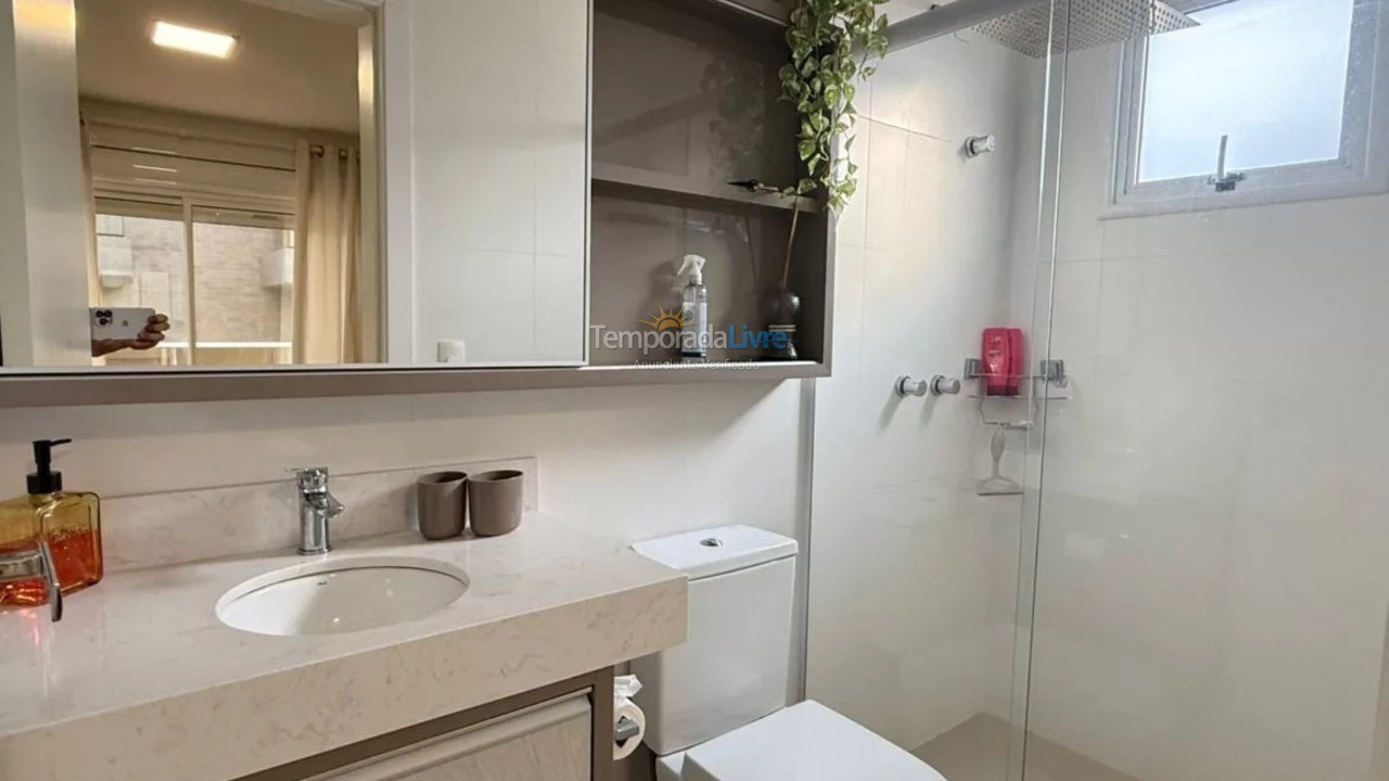 Apartamento para aluguel de temporada em Bombinhas (Praia de Canto Grande Mar de Fora)