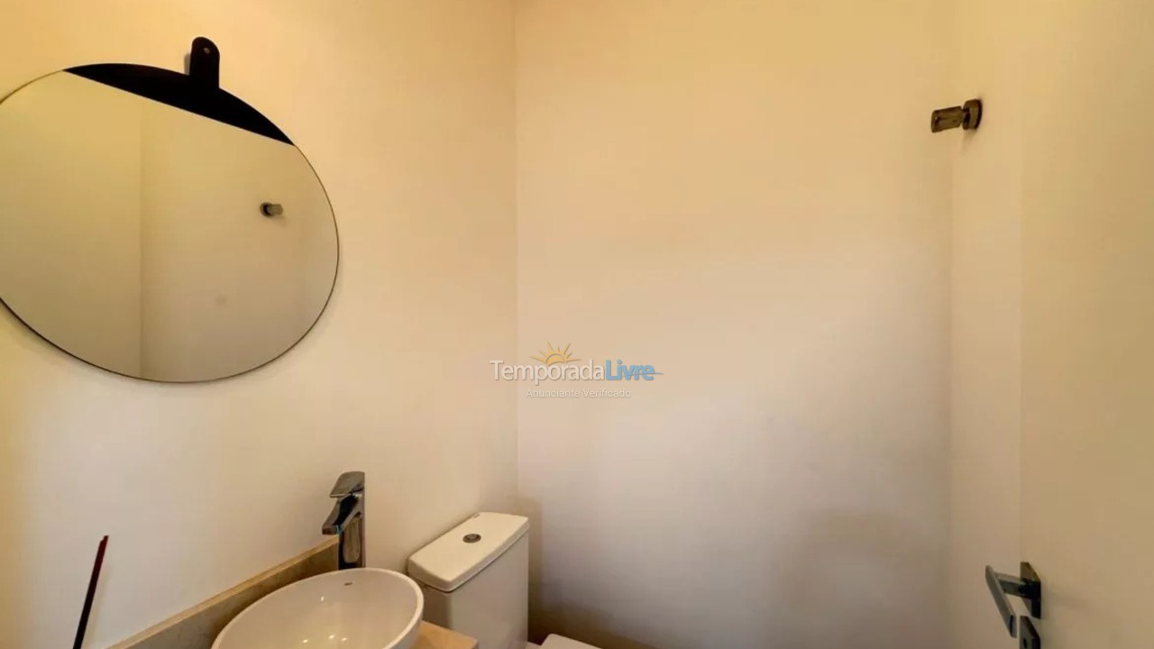 Apartamento para aluguel de temporada em Bombinhas (Praia de Canto Grande Mar de Fora)