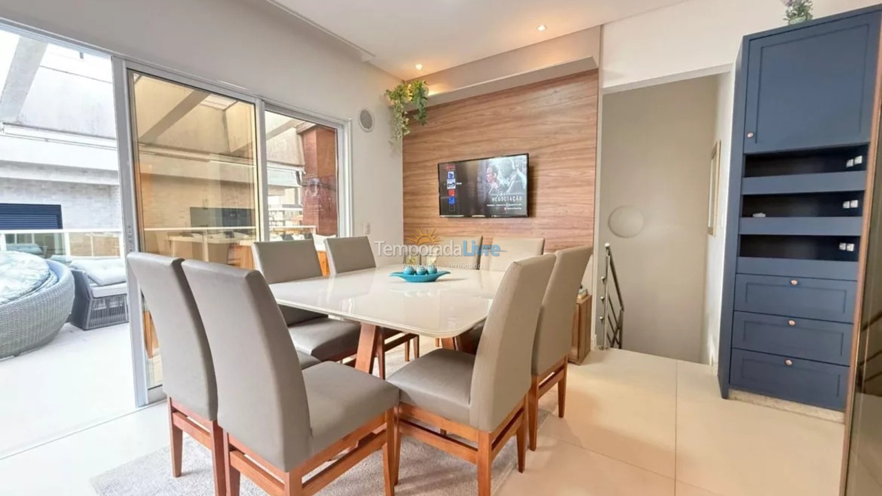 Apartamento para aluguel de temporada em Bombinhas (Praia de Canto Grande Mar de Fora)
