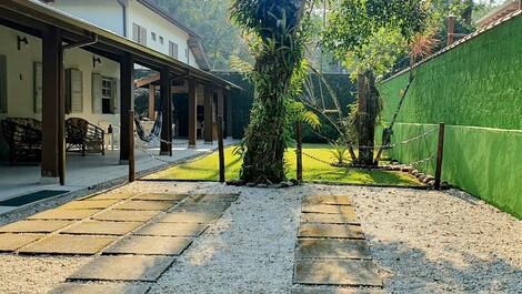 Garagem para dois carros.