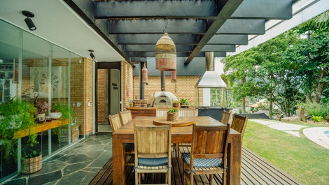 Holidays in paradise with a panoramic view of the sea