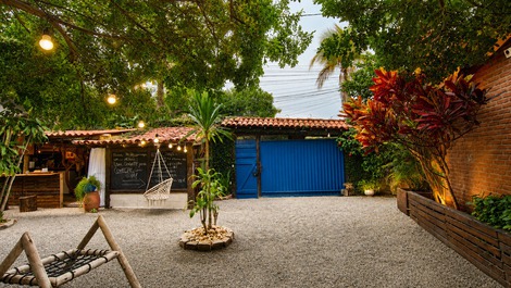 Jardim iluminado para noites especiais ao ar livre