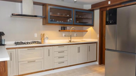 Luxury House with Pool, Sleeps 14 - Canto Grande Beach | Bombinhas