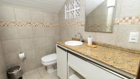 Luxury House with Pool, Sleeps 14 - Canto Grande Beach | Bombinhas