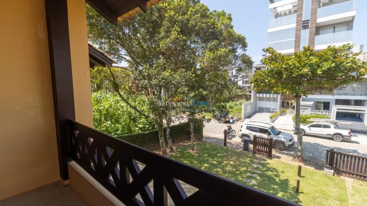 House for vacation rental in Bombinhas (Canto Grande)