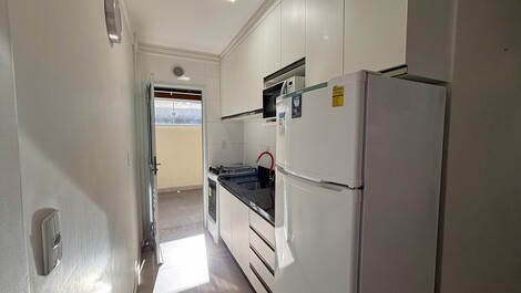 Apartamento térreo, Localizado a 230 metros da Praia de Bombas