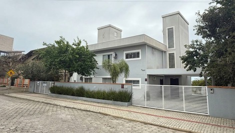 Casa Adosada Inferior Frente a la Playa - Playa Canto Grande, Bombinhas