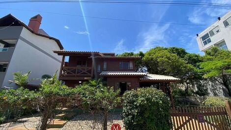 CA187 - CASA ACONCHEGANTE PRÓXIMO A PRAIA
