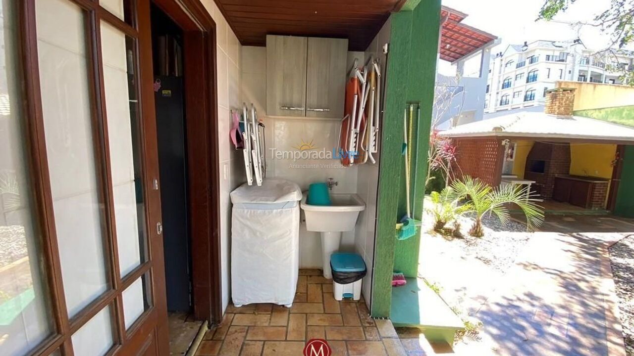 Casa para aluguel de temporada em Bombinhas (Canto Grande)