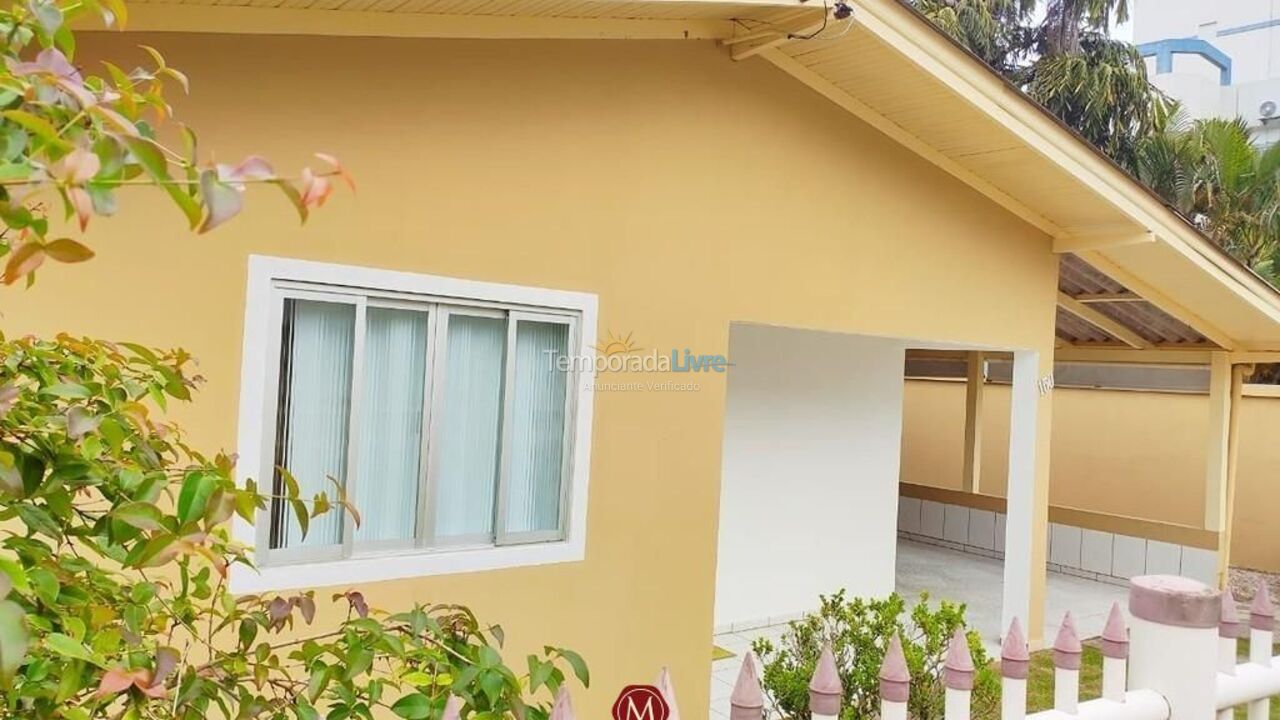 House for vacation rental in Bombinhas (Canto Grande)