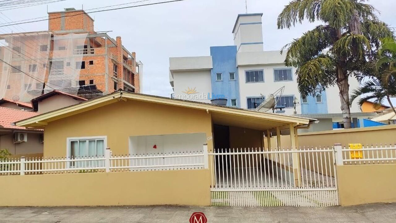 House for vacation rental in Bombinhas (Canto Grande)