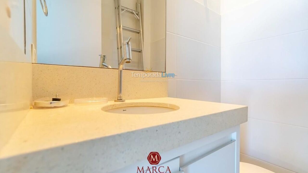 Apartamento para aluguel de temporada em Bombinhas (Canto Grande)