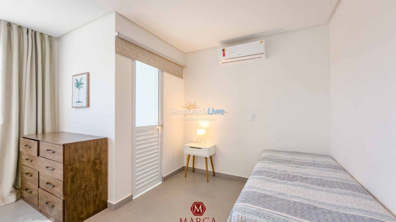 Apartamento para aluguel de temporada em Bombinhas (Canto Grande)