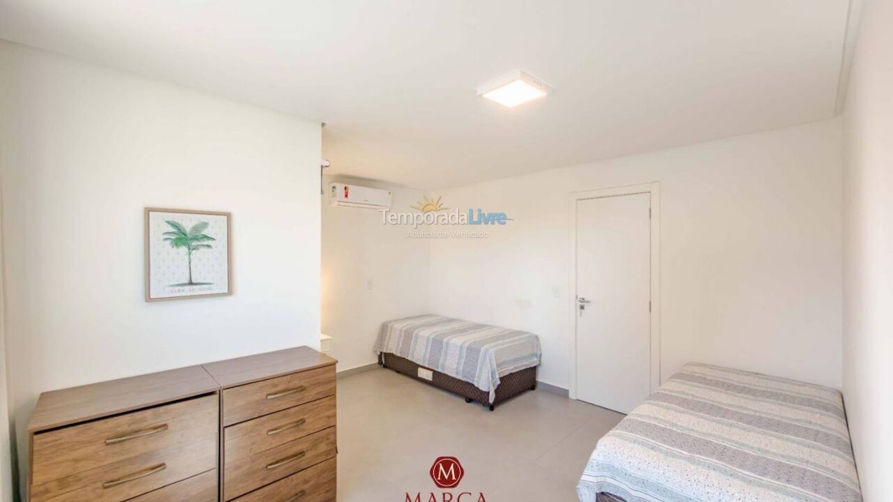 Apartamento para aluguel de temporada em Bombinhas (Canto Grande)