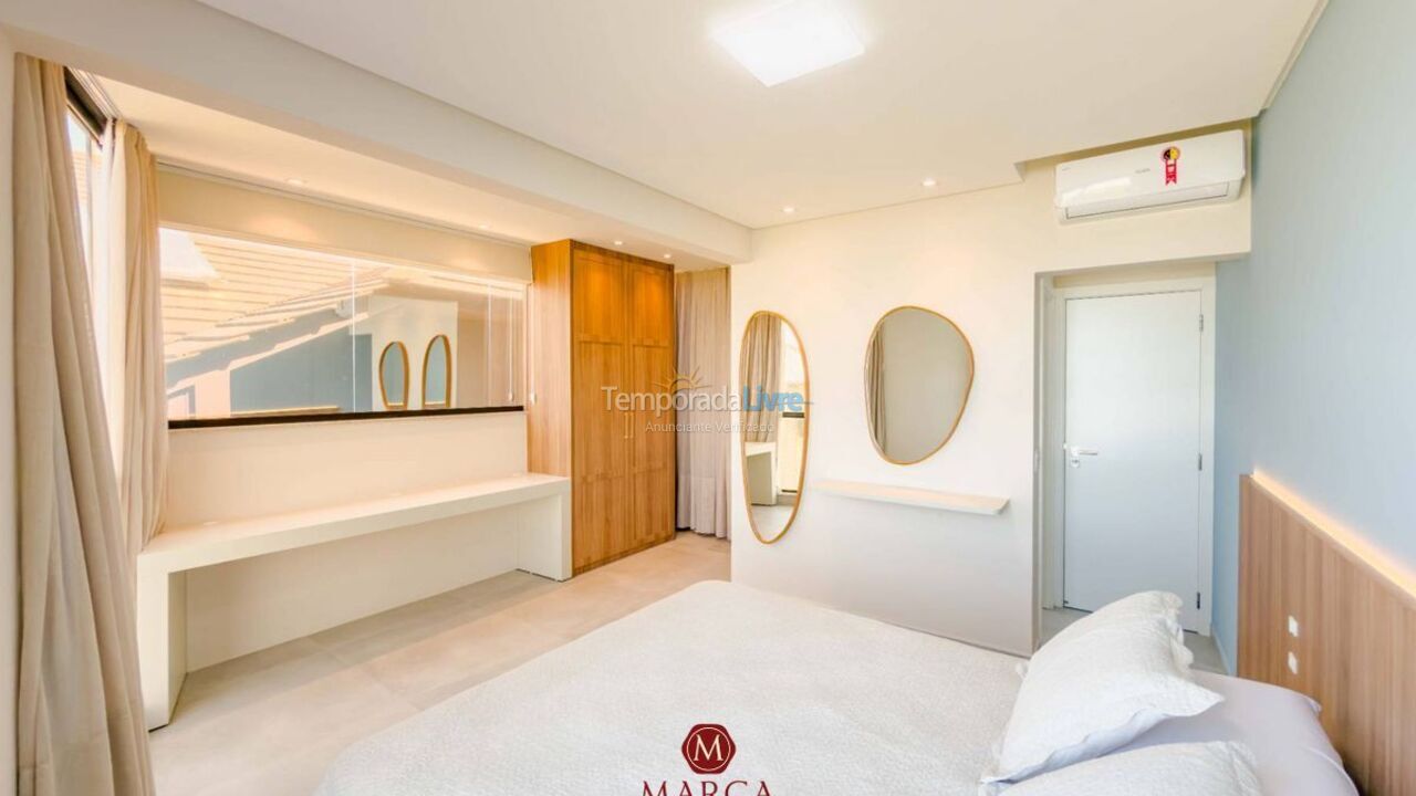 Apartamento para aluguel de temporada em Bombinhas (Canto Grande)