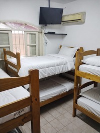Casa en el barrio de Maracaná, Praia Grande, a sólo 250 metros de la playa.