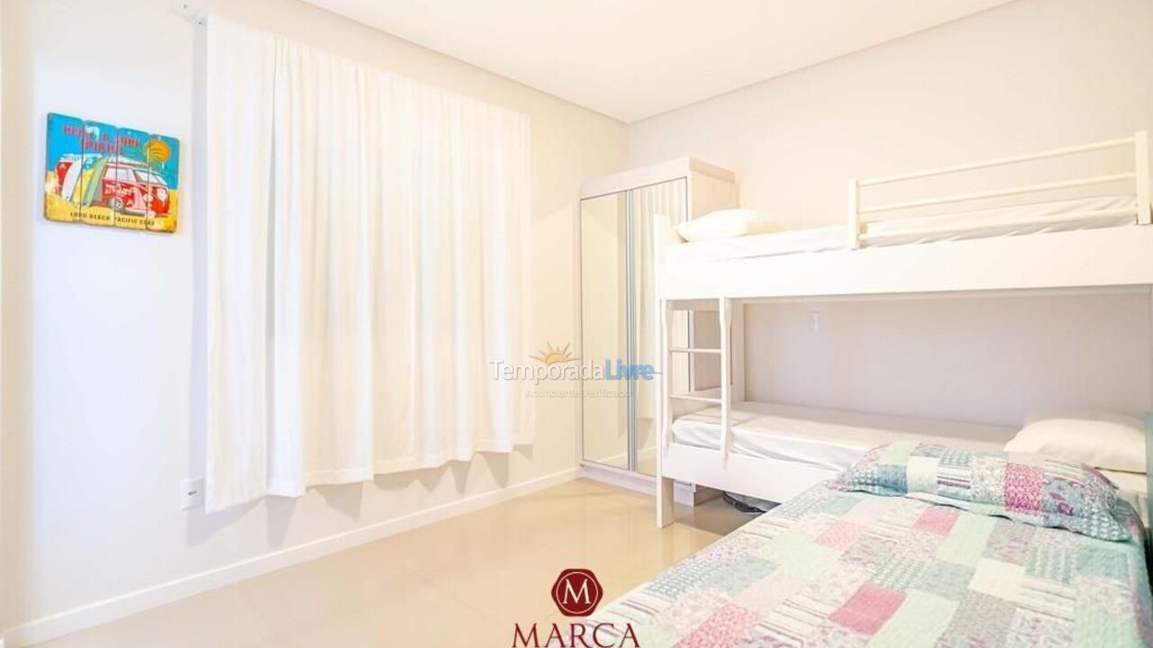 Apartamento para aluguel de temporada em Bombinhas (Canto Grande)