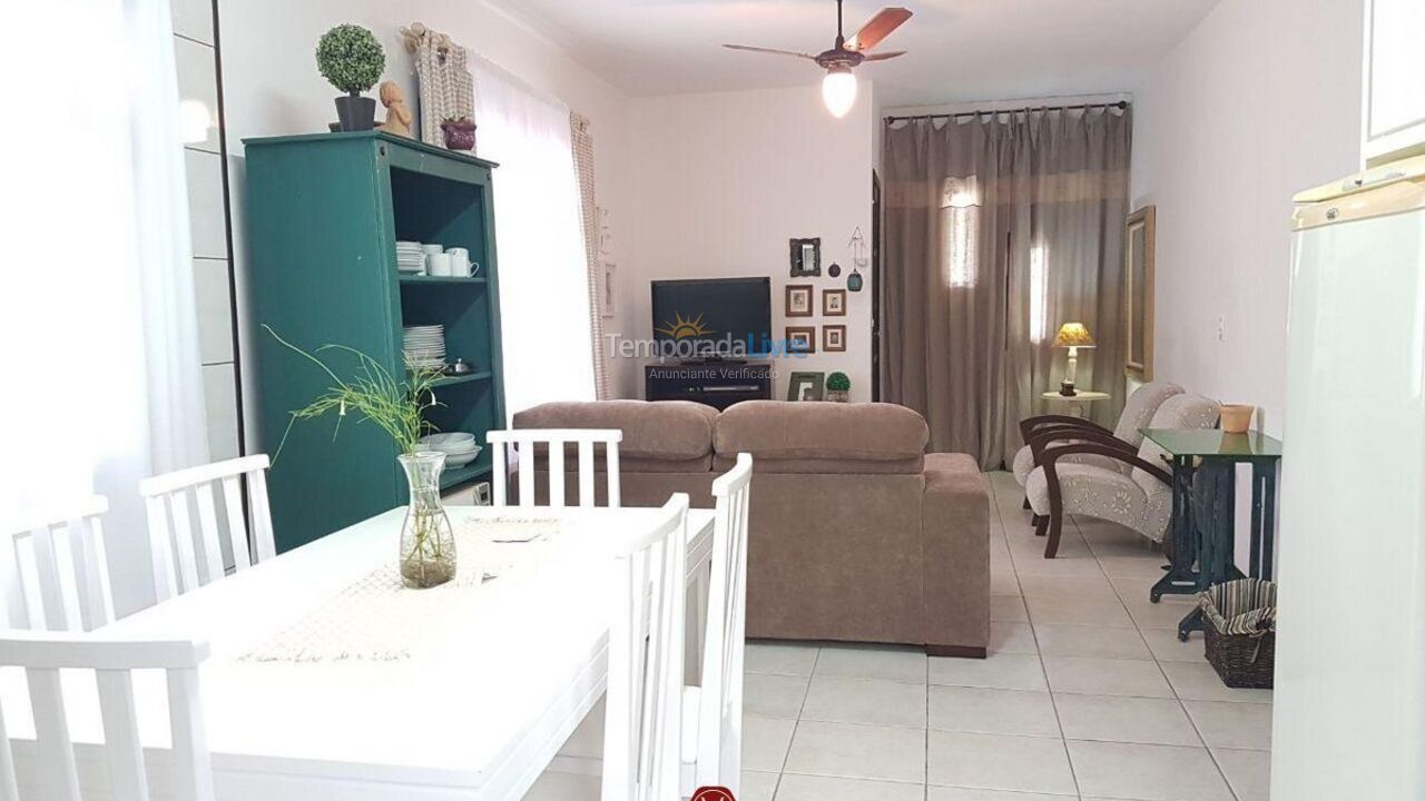 Casa para aluguel de temporada em Bombinhas (Canto Grande)