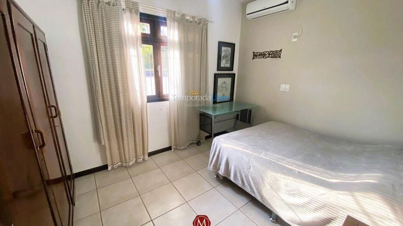 Casa para aluguel de temporada em Bombinhas (Canto Grande)