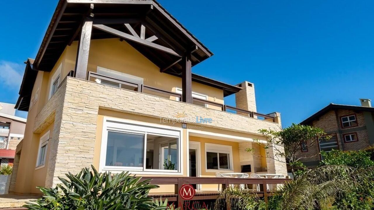 Casa para aluguel de temporada em Bombinhas (Canto Grande)