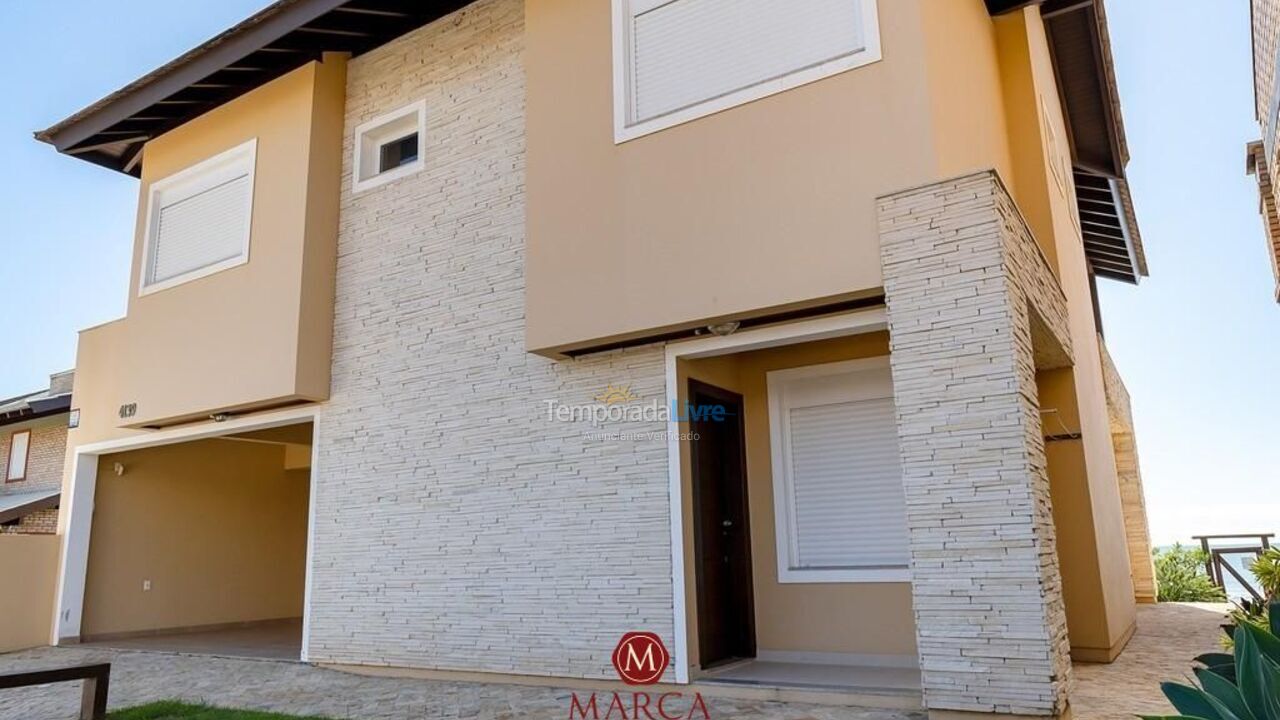 Casa para aluguel de temporada em Bombinhas (Canto Grande)