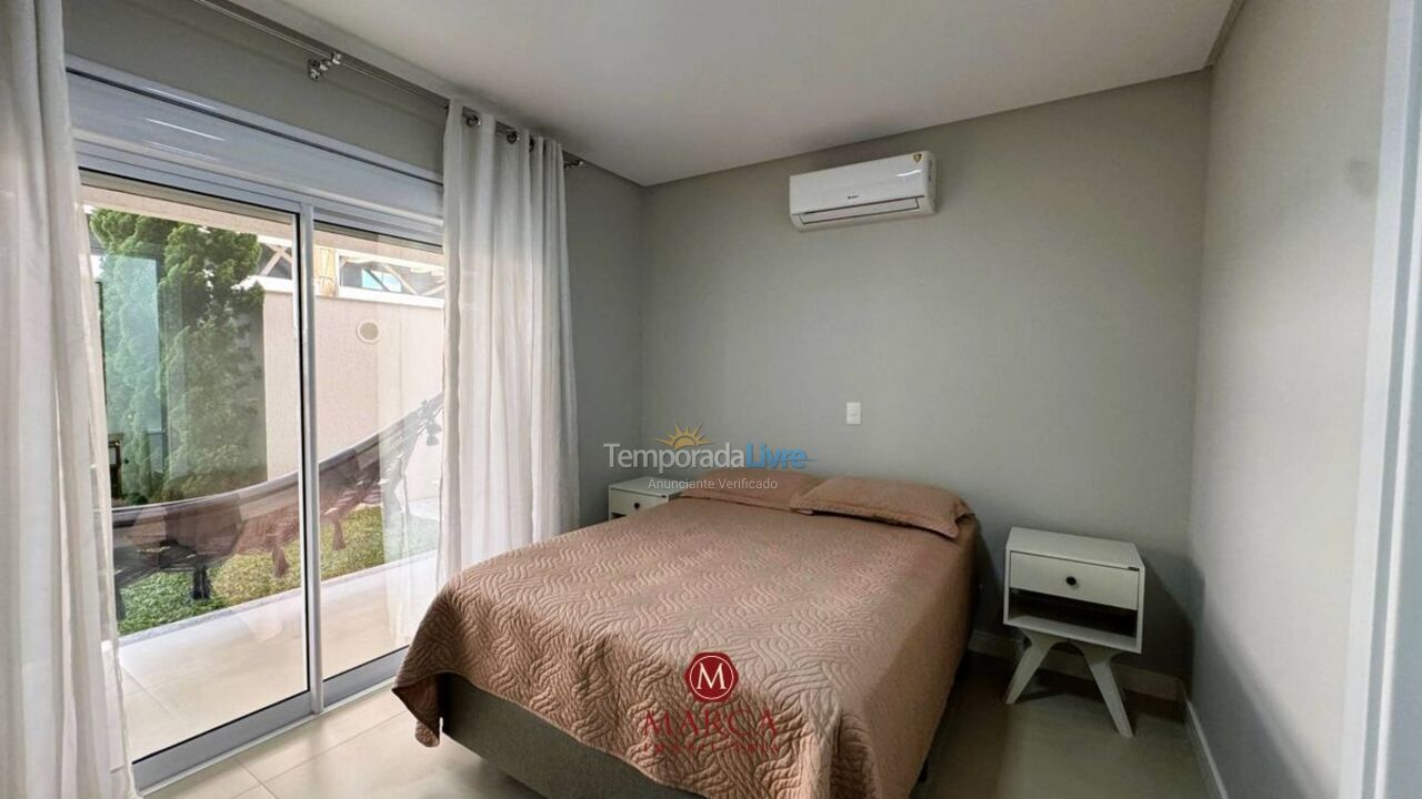 Apartment for vacation rental in Bombinhas (Canto Grande)