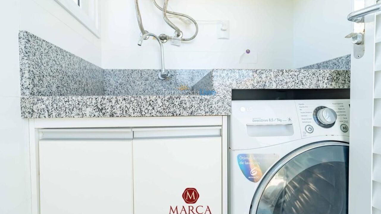 Apartamento para aluguel de temporada em Bombinhas (Canto Grande)