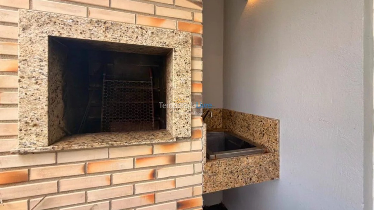 Apartamento para aluguel de temporada em Bombinhas (Canto Grande)