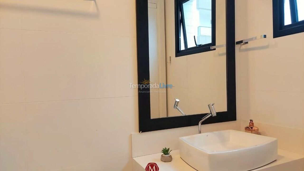 Apartamento para aluguel de temporada em Bombinhas (Canto Grande)