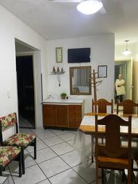 APARTAMENTO SIMPLES E FAMILIAR NA PRAIA DO FORTE/CENTRO