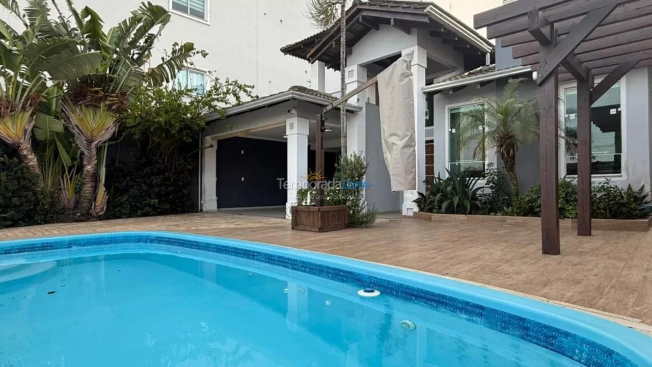 Casa para alquiler de vacaciones em Bombinhas (Canto Grande)