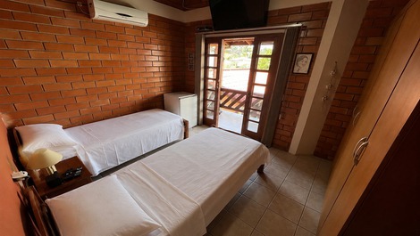 🏠 HOUSE WITH POOL ON CACHOEIRA BEACH 🏝️🏝️