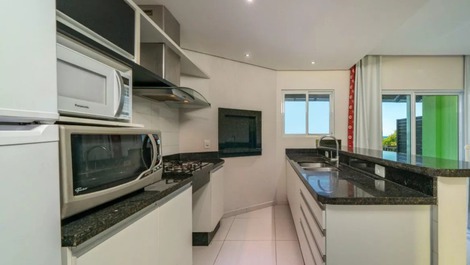 Beachfront Townhouse with 3 Suites - Canto Grande Beach, Bombinhas