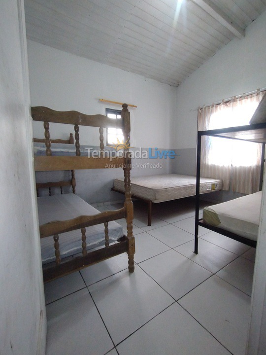 House for vacation rental in Mongaguá (Balneario Itaguai)