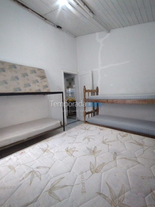 House for vacation rental in Mongaguá (Balneario Itaguai)