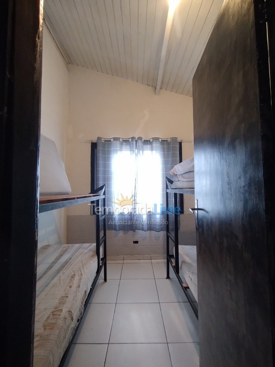 House for vacation rental in Mongaguá (Balneario Itaguai)