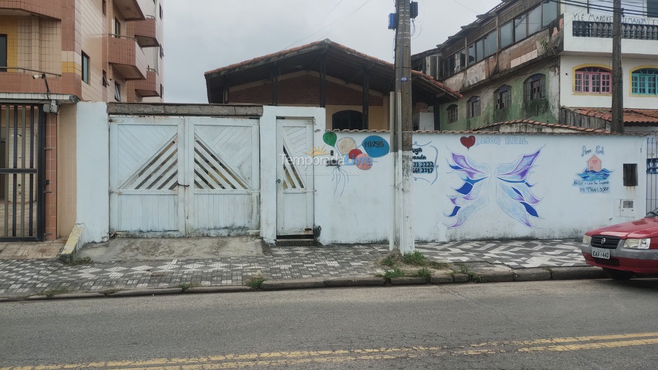 House for vacation rental in Mongaguá (Balneario Itaguai)
