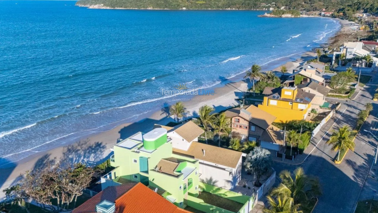 Apartamento para aluguel de temporada em Bombinhas (Canto Grande)