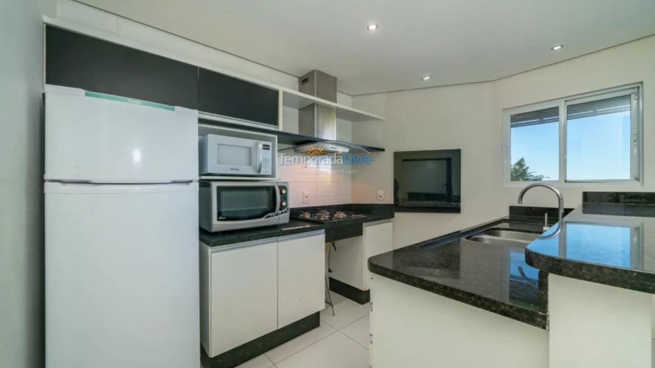 Apartamento para aluguel de temporada em Bombinhas (Canto Grande)