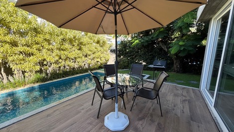 ¡Amplia casa gourmet con 3 suites en Jurere!