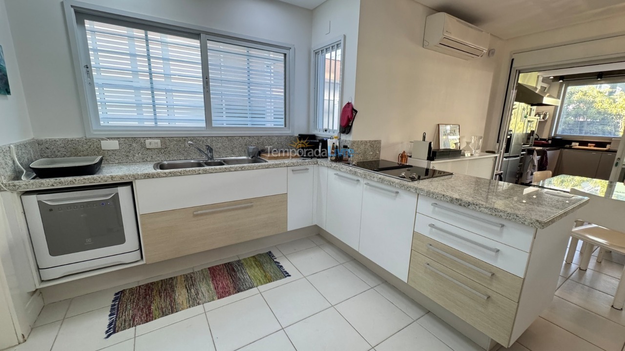 Casa para alquiler de vacaciones em Florianopolis (Jurerê)