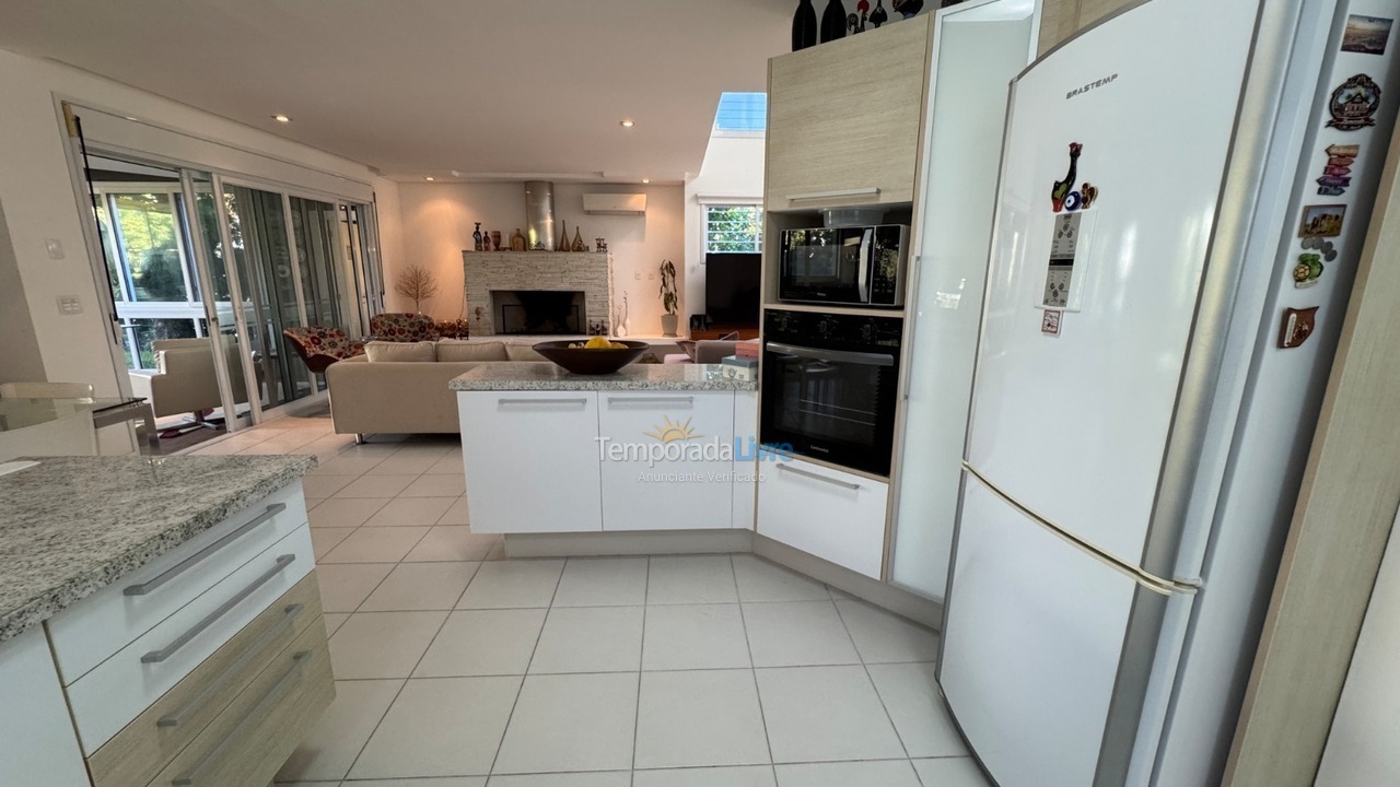 Casa para alquiler de vacaciones em Florianopolis (Jurerê)