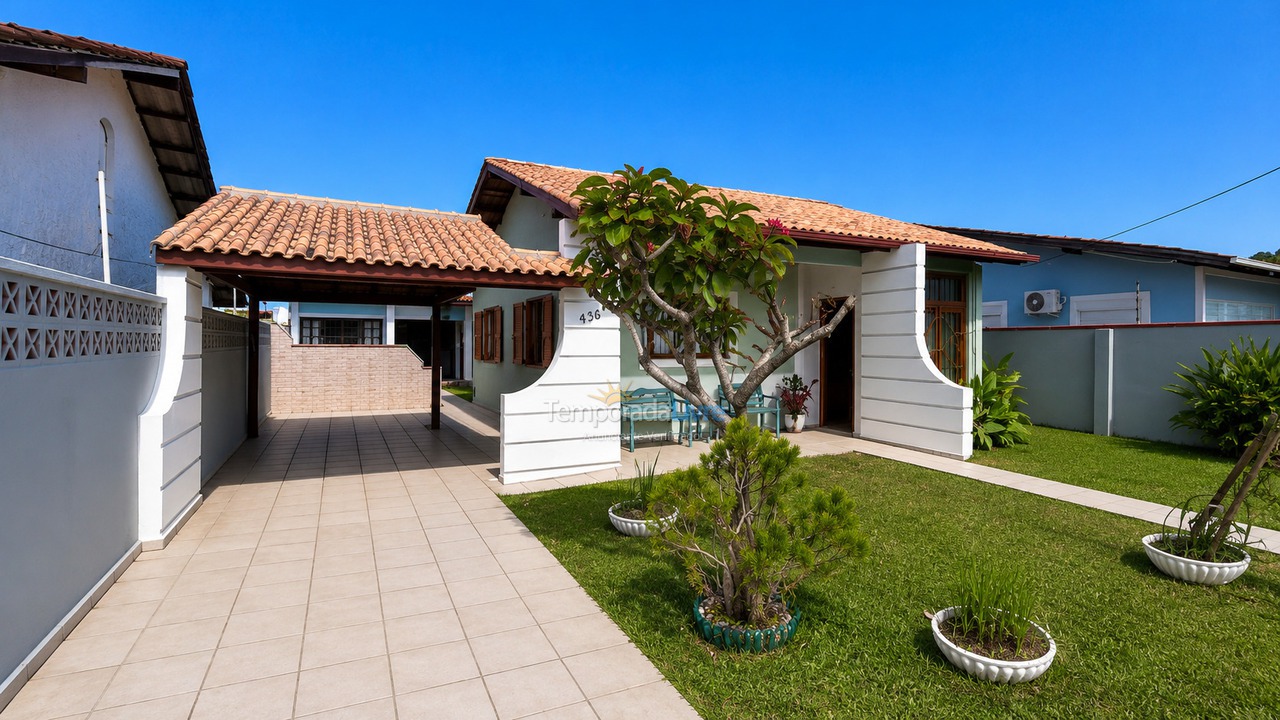 Casa para aluguel de temporada em Florianopolis (Canasvieiras)